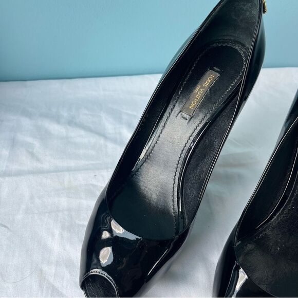 LOUIS VUITTON BLack Patent Leather Padlock Peep Toe Heels sz. 38 - Picture 3 of 15